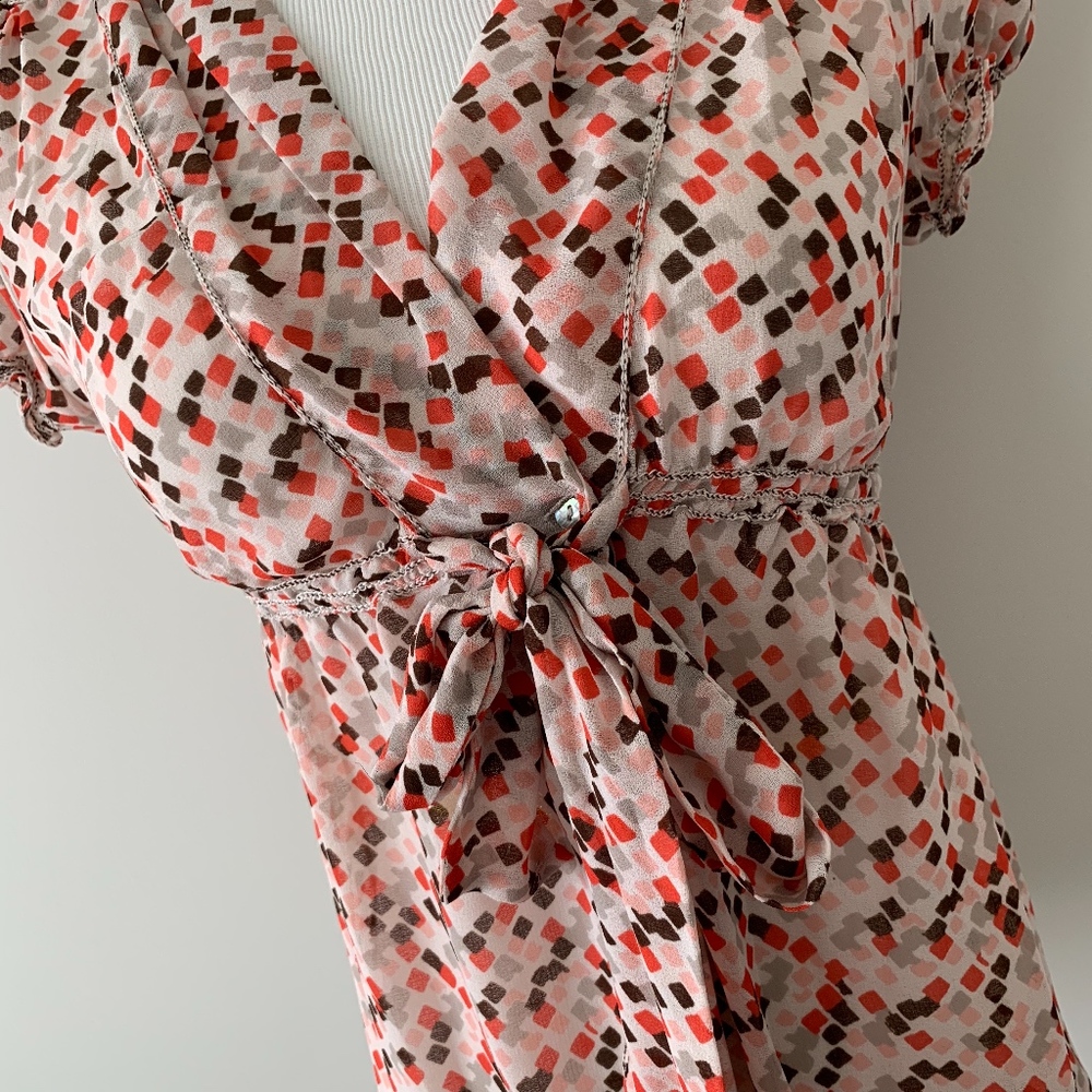 Abstract pattern pink blouse - Picture 2 of 7